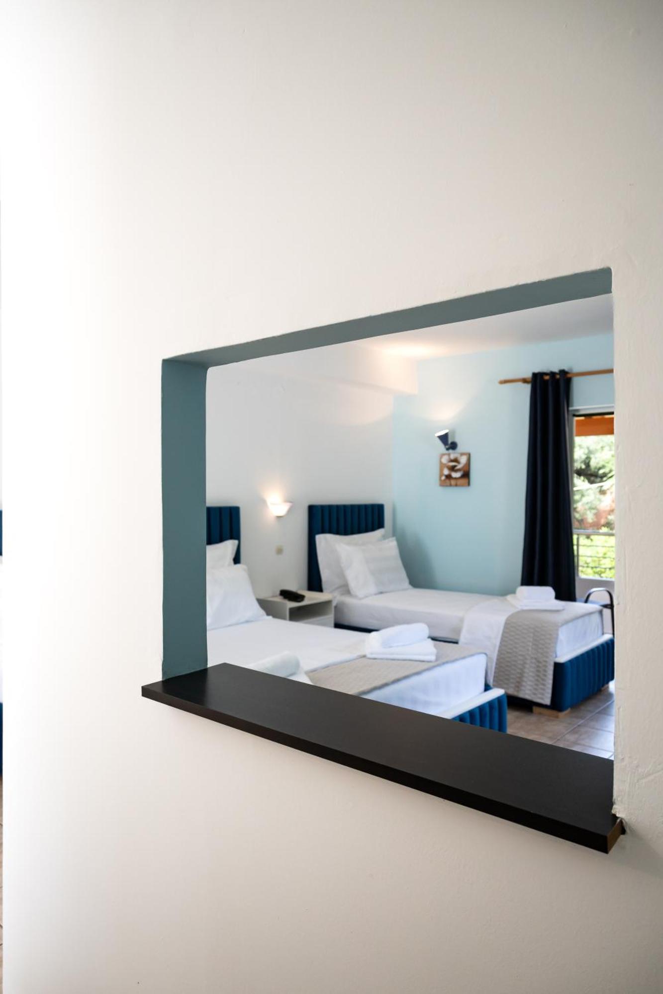 Crystal Blue Hotel, Barbati Exterior photo